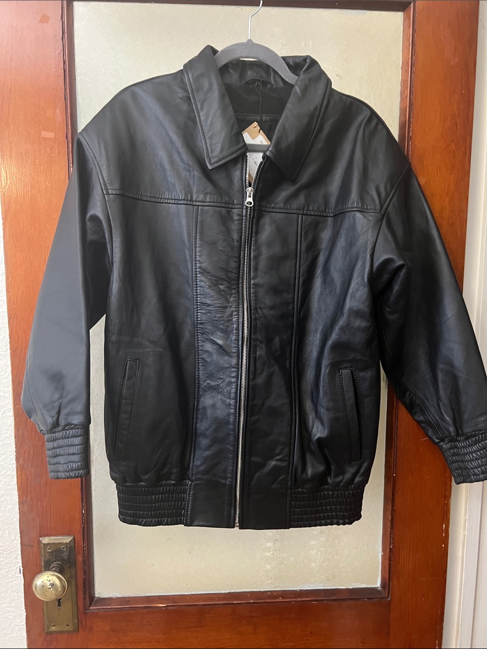 Black Leather Zip-Front Womey Jacket Runs Oversized